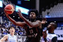 송영진 감독부터 허훈, 문정현까지…KT의 눈물겨운 ‘2경기 9점·필드골 10%’ 해먼즈 살리기