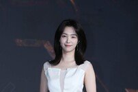 강지영, 순백 원피스