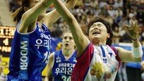 [여자농구]바우터스 골밑 점령…삼성, 개막전 환호