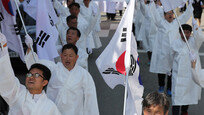 “총 쏠테면 쏴라” 시위대 만세기개… ‘피의 탄압’ 일본군 물러나