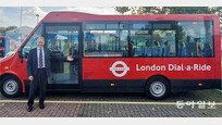 고령자-장애인 어디든 갈수있게… 英 ‘찾아가는 무료 버스’ 운영