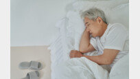 [전문의 칼럼] “노인 불면증 방치하면 치매 위험 2배 증가”