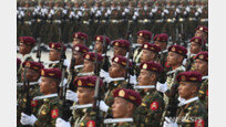 미얀마 군부 ‘남녀 강제 징집’ 예고…탈출 행렬 이어져
