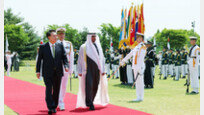 윤-UAE 대통령, 300억불 투자 공약 성과 확인…15개 MOU 체결