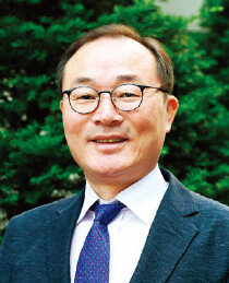 김홍유 경희대 경영대학원 교수