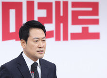 “무죄 추정” vs “보수 죽는 길”…尹 절연 놓고 쪼개진 보수, 민심은 어디로