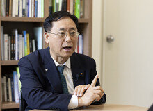 “자산 불리는 것보다 지키는 ‘생존 투자’ 할 때…달러, 금, 단기채권, 고배당주에 집중하라”
