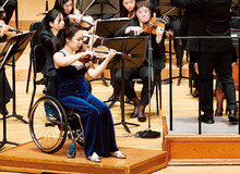 휠체어 위에서 더 빛난 임현재의 바이올린 연주