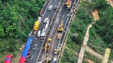 中 노동절 연휴 첫날 고속도로 붕괴… 최소 24명 사망, 30여 명 부상