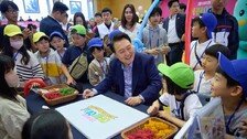 尹, 청와대로 어린이들 초청…“어린이 만나는 일 항상 설레”