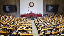 野, 11개 상임위장 ‘한밤 단독선출’…與 “국회 보이콧”