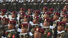 “여성도 군복무, 싫으면 뇌물줘야” 강제징집 나선 미얀마
