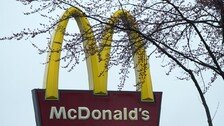 맥도날드, ‘드라이브 스루 AI 주문’ 3년만에 중단…왜?