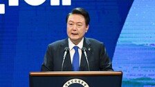 ‘尹탄핵’ 청원 80만명 넘어… 민주당, 역풍 우려에 신중