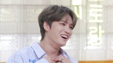 “이런 두께 처음” 김재중, 아버지에게 두둑한 돈뭉치 선물