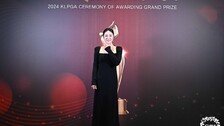 복귀 첫해 최강자로 우뚝 선 윤이나, KLPGA 대상 등 3관왕 영예