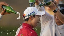 “공에 앉은 무당벌레, 내게 행운”… 김효주, 연장서 웃었다