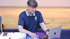 “농구, 썰고 찢으며 살아”… 학연-지연없는 손창환, 농구판서 버틸 수 있는 이유 [유재영 기자의 보너스 원샷]