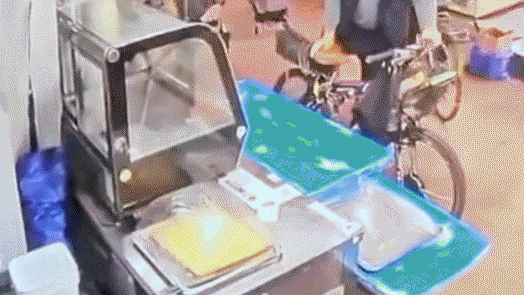 부천 시장서 트럭 돌진 20명 사상…“150m 직진하며 휩쓸어”