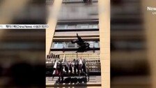 15층서 떨어진 80대, 7층 빨래 건조대에 걸려 살았다