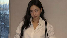 제니, 흰 셔츠에 청바지…정석 청순 패션도 찰떡 소화