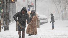 美 전역 덮친 ‘역사적 눈폭풍’…최대 60㎝ 폭설에 최소 8명 사망