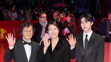 ‘내 이름은’ 염혜란·정지영 감독, 베를린 레드카펫 빛냈다