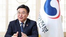 윤호중 “특례시 인구기준 100만→70만∼80만 검토”