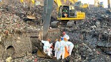 50m ‘쓰레기 산’ 폭우에 와르르…7명 파묻혀 참변, 인니의 비극