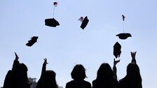 박사학위 年2만명 육박… 年2000만원 이하 박봉도 늘어