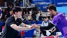 역대 승률 2위로 우리카드 ‘봄배구’ 이끈 박철우…최초 대행 챔프전 우승 정조준