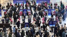 삼성전자 주총 웃음꽃…전영현 “경쟁력 회복 약속 지킨 것 같다”
