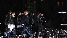 5만 환호 속 막 오른 ‘BTS 컴백’…광화문광장 꽉 채운 ‘아미’ 장관 연출
