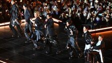 “환갑이지만 나도 아미”…남녀노소-국적도 허문 ‘BTS의 광화문’