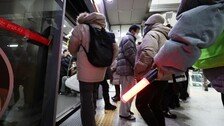 “출근시간 아이 데리고 타지 마세요”…9호선 ‘지옥철’ 두고 갑론을박 [e글e글]
