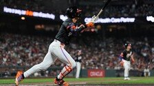 이정후, MLB 개막 3경기 만에 침묵 깼다…양키스전 2루타 쾅