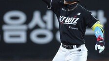 프로야구 KT, ‘강백호 더비’서 한화 9-4 제압…개막 3연승 질주