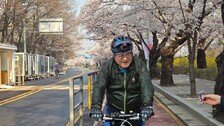 우원식, 자전거로 벚꽃 보며 출근…“차량 5부제 동참”
