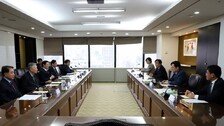 “노인 무임승차 제한 계획 없다” 靑정무수석, 노인회에 해명