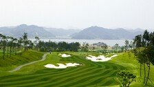 “골프 인기 예전만 못 하네”…레저 회복세 속 ‘나홀로 하락’