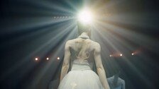 김연아, 은퇴 12년 만에 발레 도전…등 근육에 시선 집중
