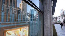 불황 빗겨가는 명품…‘에루샤’ 가격 인상에도 국내 최대 매출