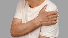 “담 결린 줄 알았는데”…단순 근육통 아닌 ‘이 질환’?