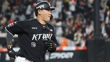 선두 KT, LG 뒷문 또 무너뜨렸다…연이틀 연장 끝내기 승리