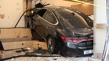 ‘카페 돌진 10명 사상’ 60대 운전자 실형…법원 “급발진 아냐”
