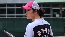 ‘꽁지머리’ 한 채 대표선서 문대용 “소아암 환자 위해 가발용 기부”