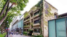 주차장을 덜고, 건물을 조경으로 이었다… 도시를 바꾼 작은 선택들[김대균의 건축의 미래]