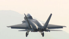 국산 전투기 KF-21, 마지막 관문 뚫었다… ‘전투용 적합 판정’ 획득