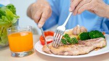 “4주 만에 생체 나이 바꿨다”…몸속 염증 잡는 ‘식단’의 힘 [노화설계]