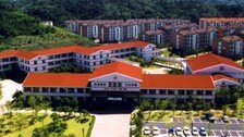 아빠 잃은 초등 제자에 매달 15만원…7년째 돌본 담임교사